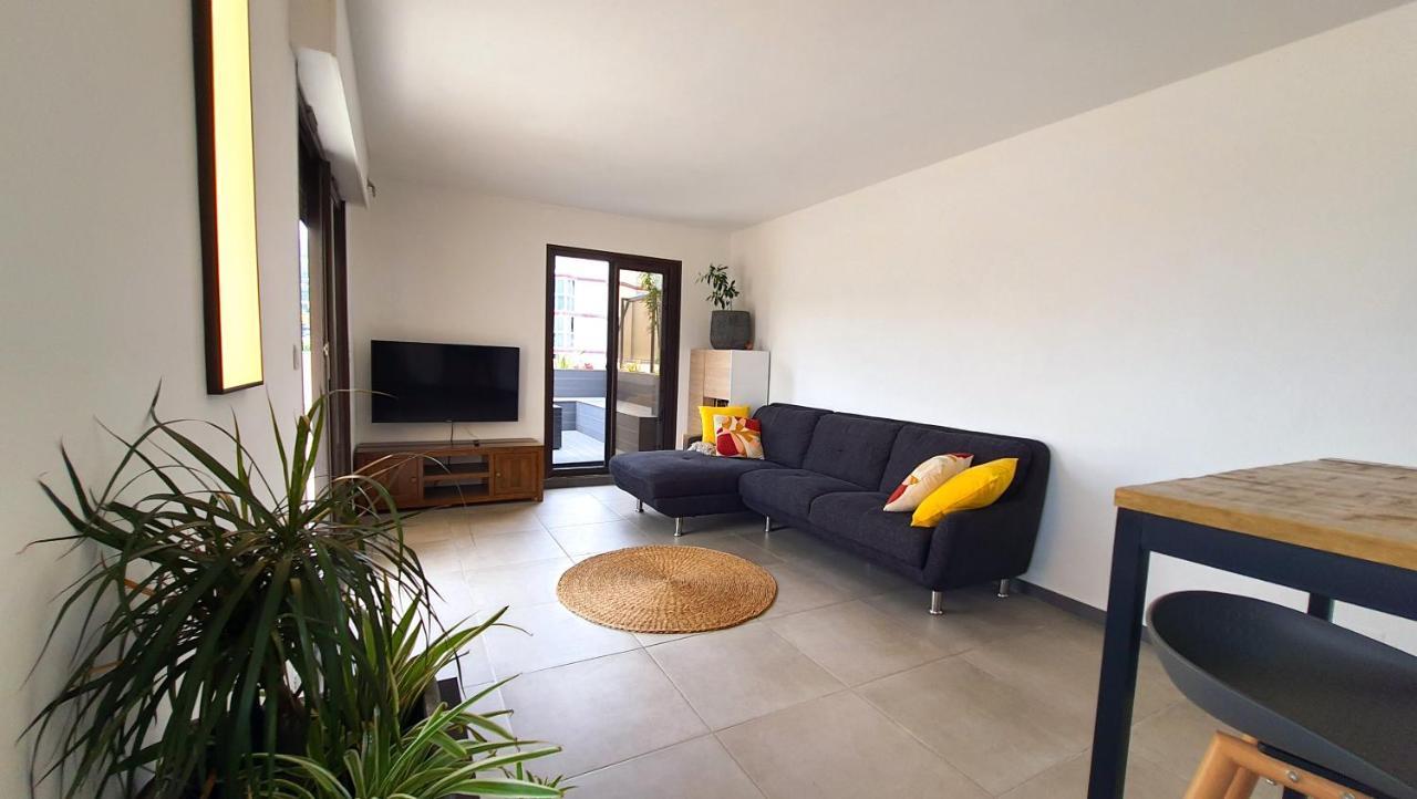 Rooftop - L'Appartement En Haut Saint-Denis Kültér fotó