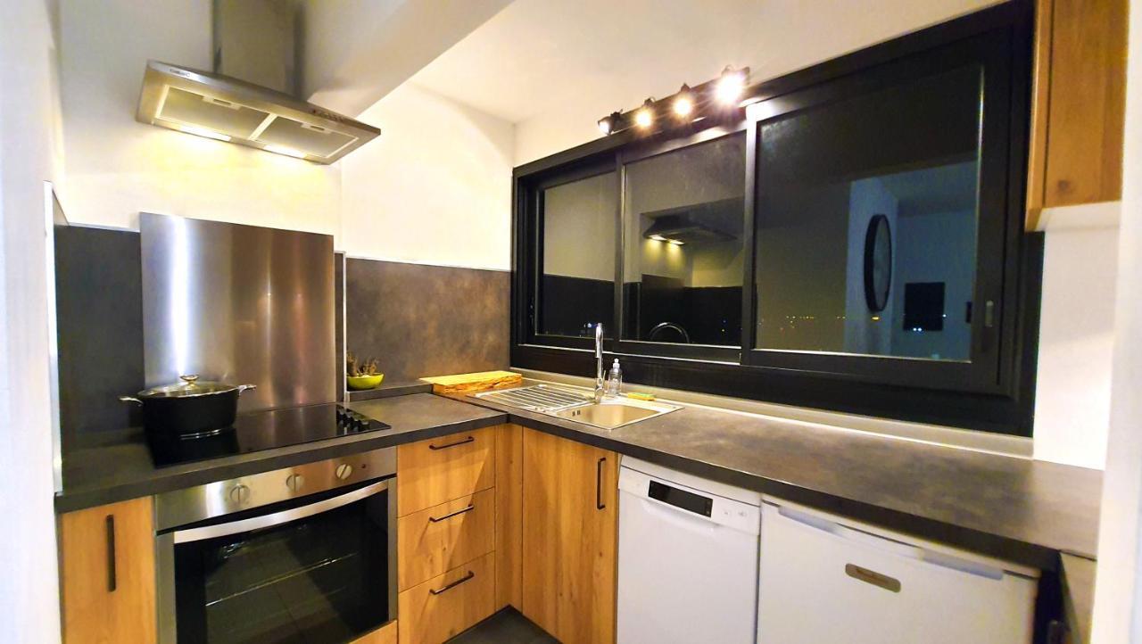 Rooftop - L'Appartement En Haut Saint-Denis Kültér fotó