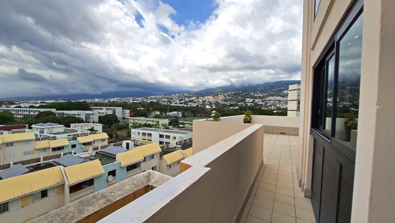 Rooftop - L'Appartement En Haut Saint-Denis Kültér fotó