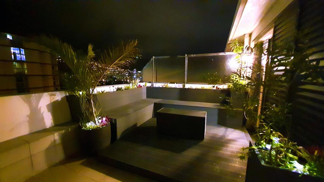 Rooftop - L'Appartement En Haut Saint-Denis Kültér fotó