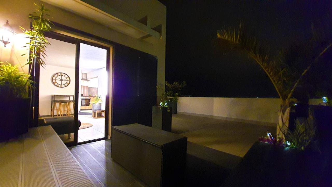 Rooftop - L'Appartement En Haut Saint-Denis Kültér fotó